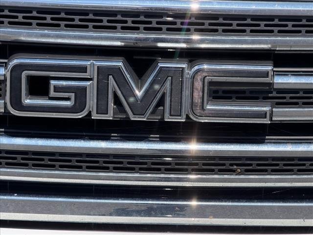 Used 2016 Summit White GMC 4WD SLE image 4