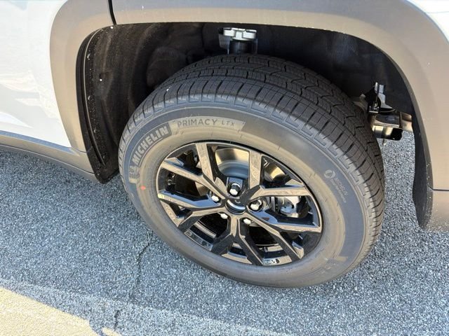 New 2026 Bright White Clear-Coat Exterior Paint Jeep Altitude image 6