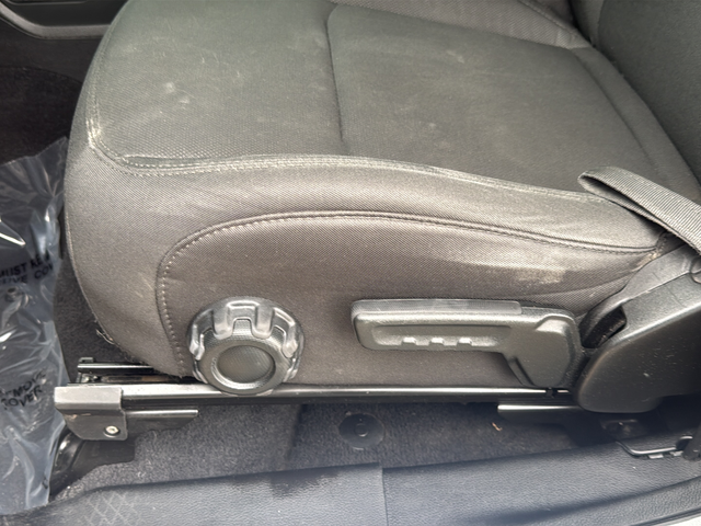 Used 2020 Silver Jeep Sport S image 18