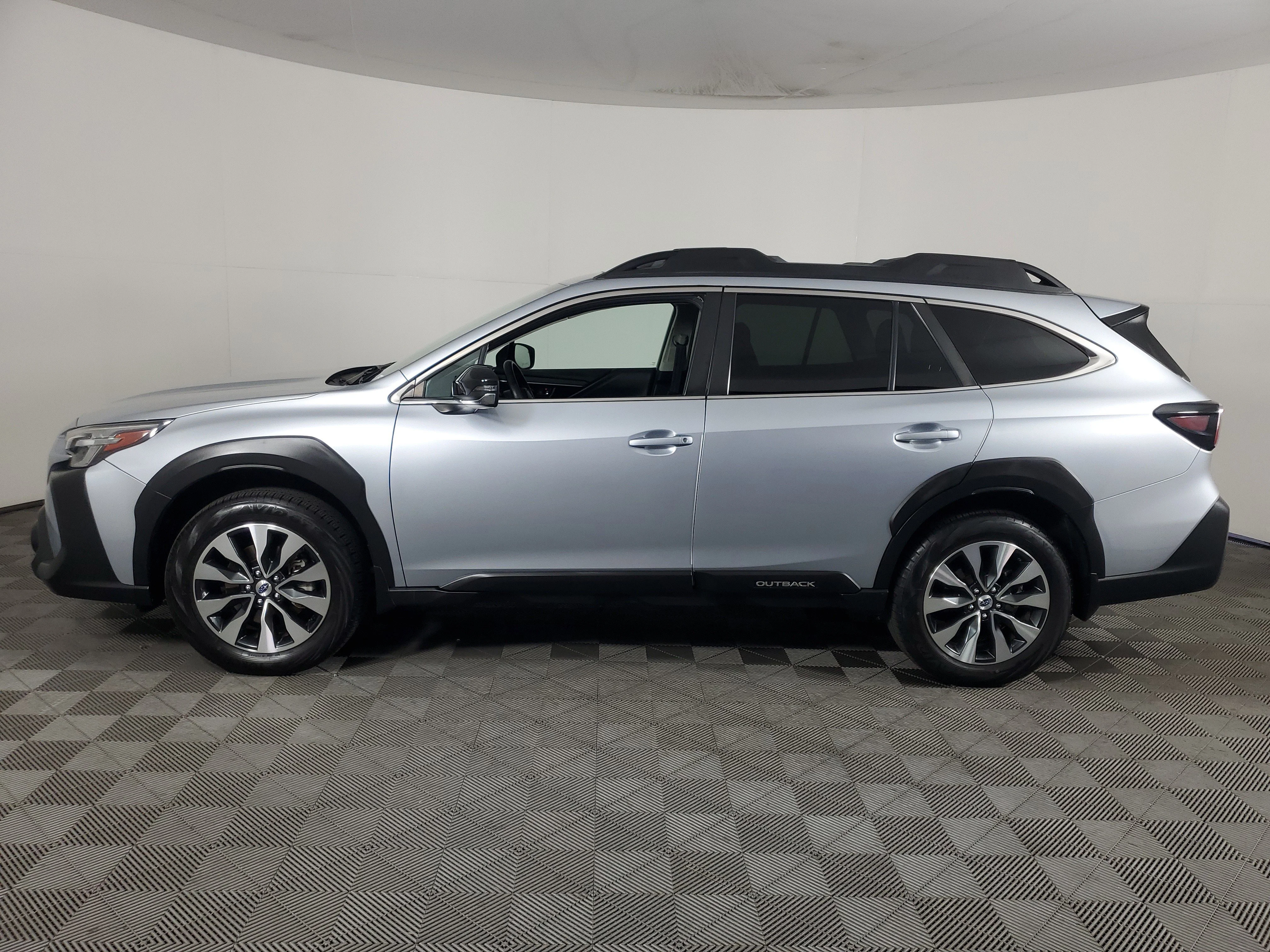 Certified Used 2024 Ice Silver Metallic Subaru Limited image 7