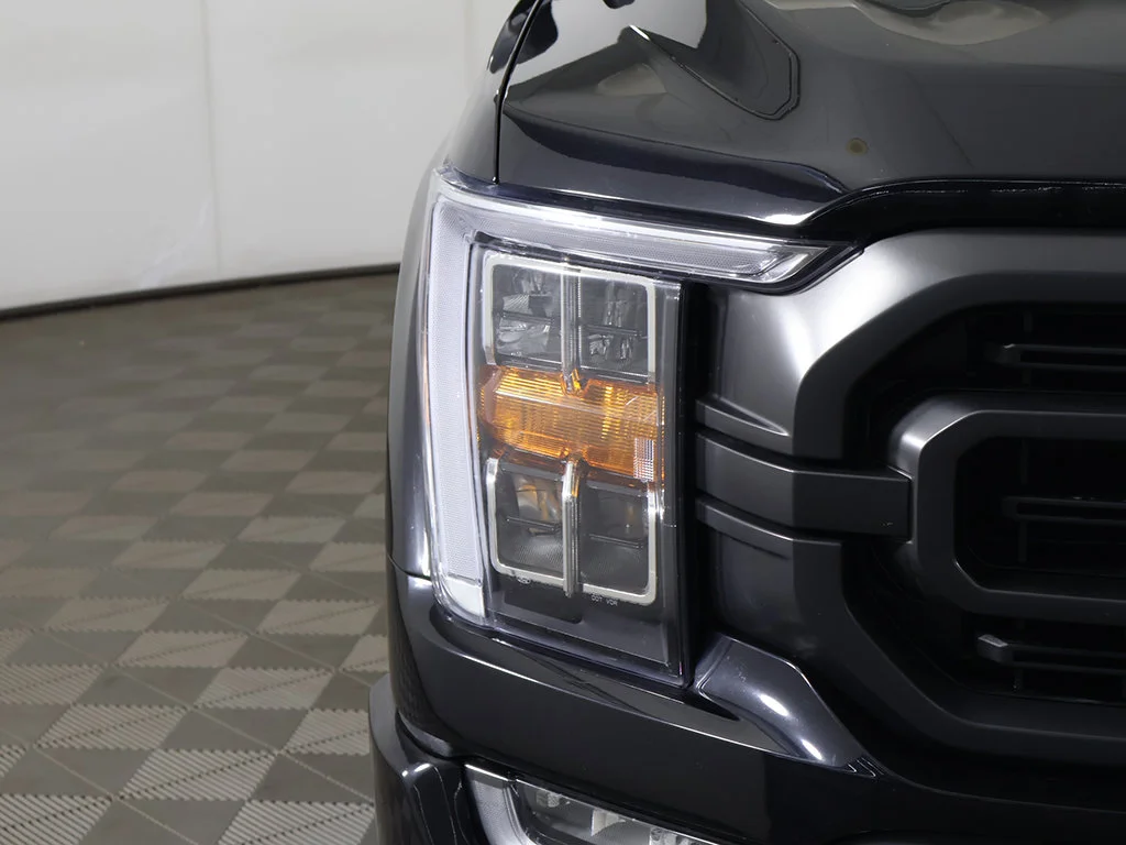 Used 2022 Agate Black Metallic Ford XLT image 15