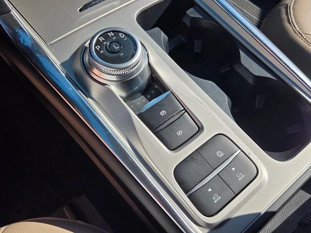 Used 2023 White Ford Limited image 27