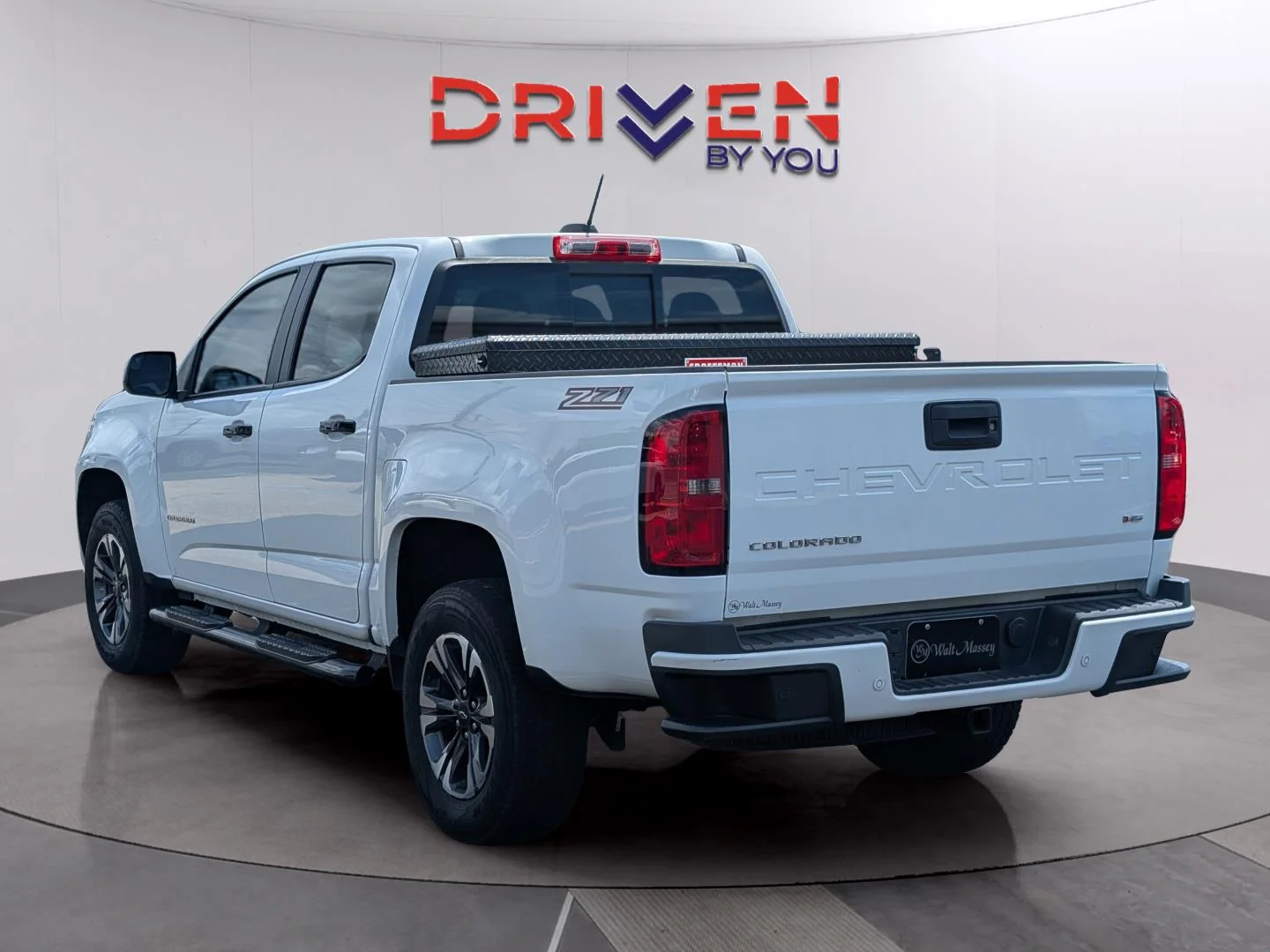 Used 2022 Summit White Chevrolet Z71 image 3