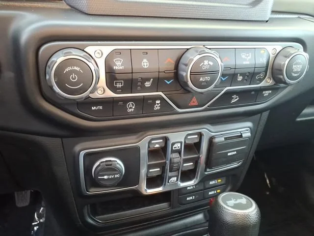 Used 2020 Sting-gray Clea Jeep Sport S image 23