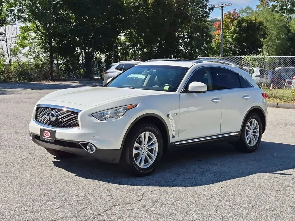 Used 2017 White INFINITI Base image 10