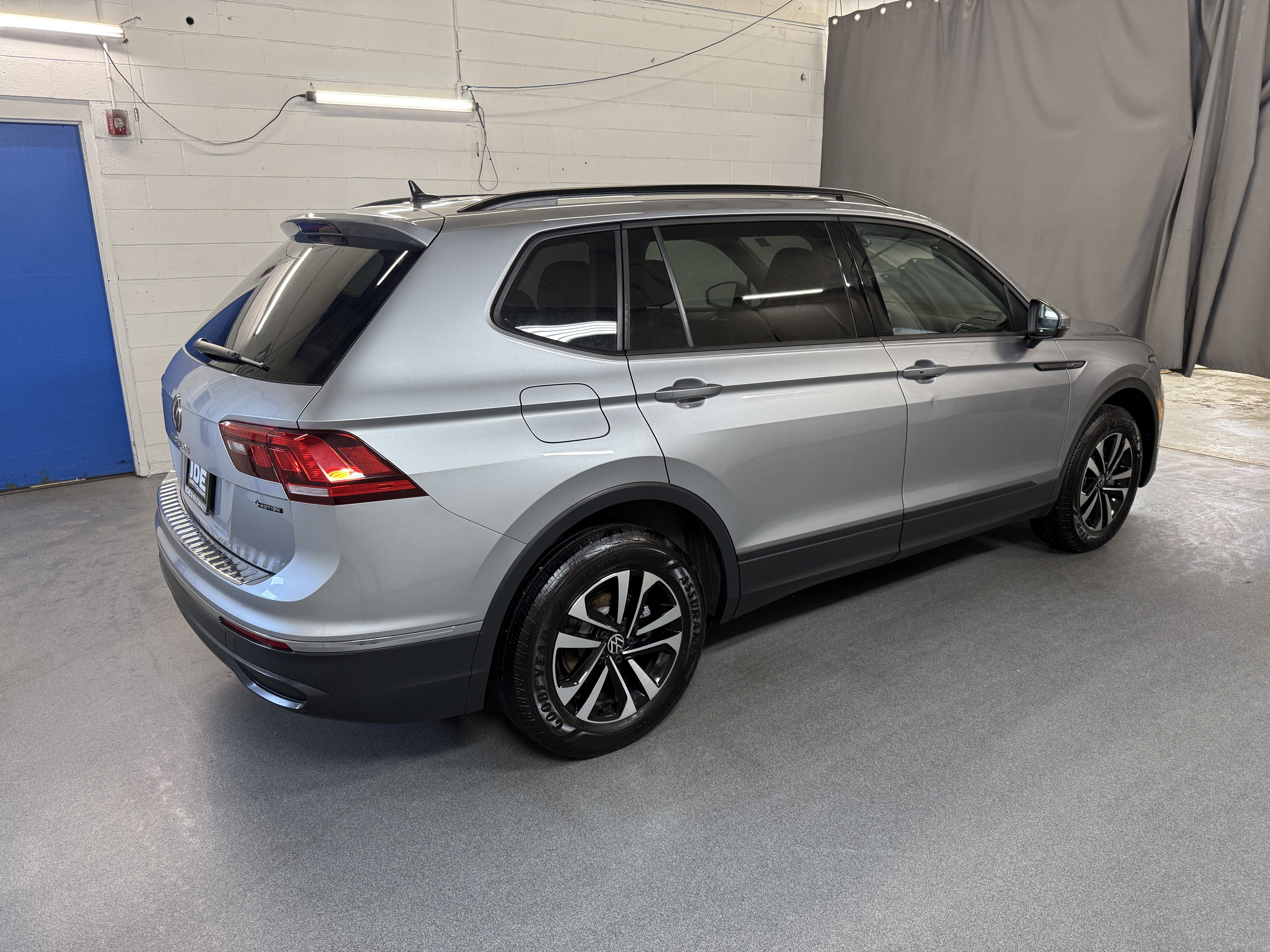 Certified Used 2023 Pyrite Silver Metallic Volkswagen S image 9
