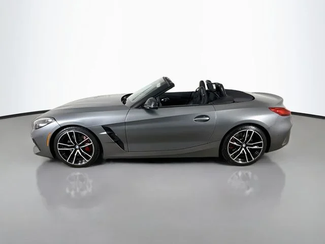 Used 2022 Gray BMW sDrive M40i image 4
