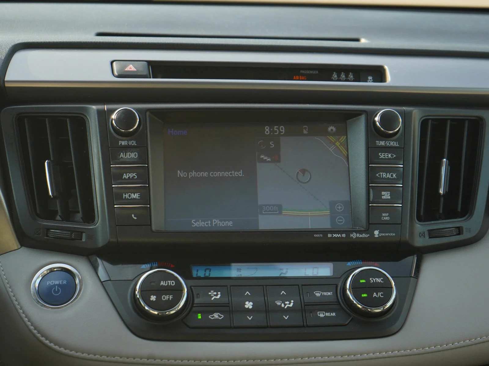 Used 2018 White Toyota 4D WAGON HYBRID LIMITED image 18