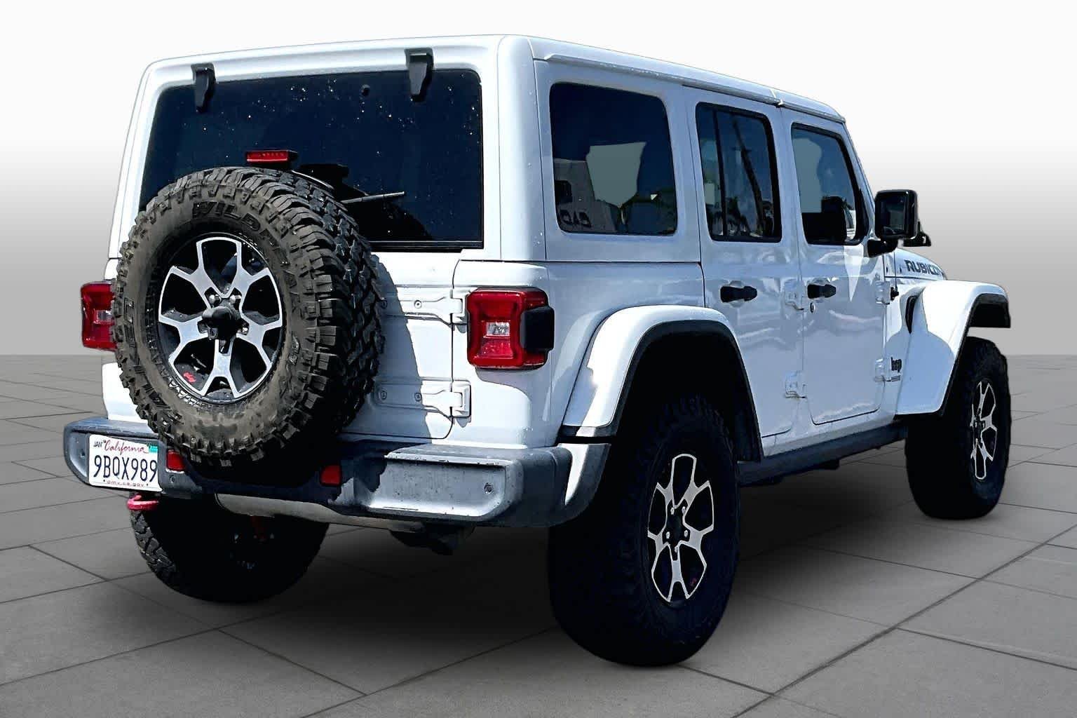 Used 2021 Bright White Clearcoat Jeep Unlimited Rubicon image 12