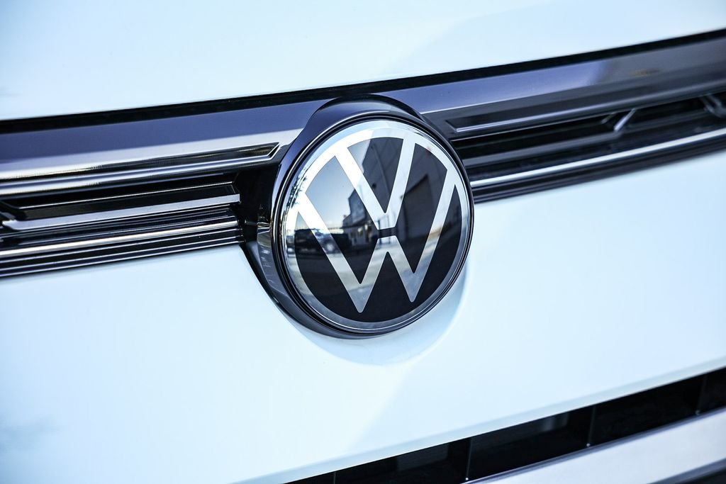 New 2026 White Volkswagen 1.5T S image 14