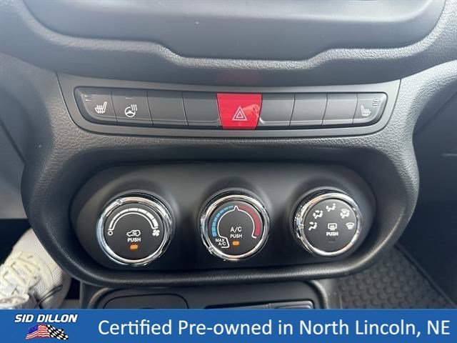 Used 2017 Glacier Metallic Jeep Latitude image 16