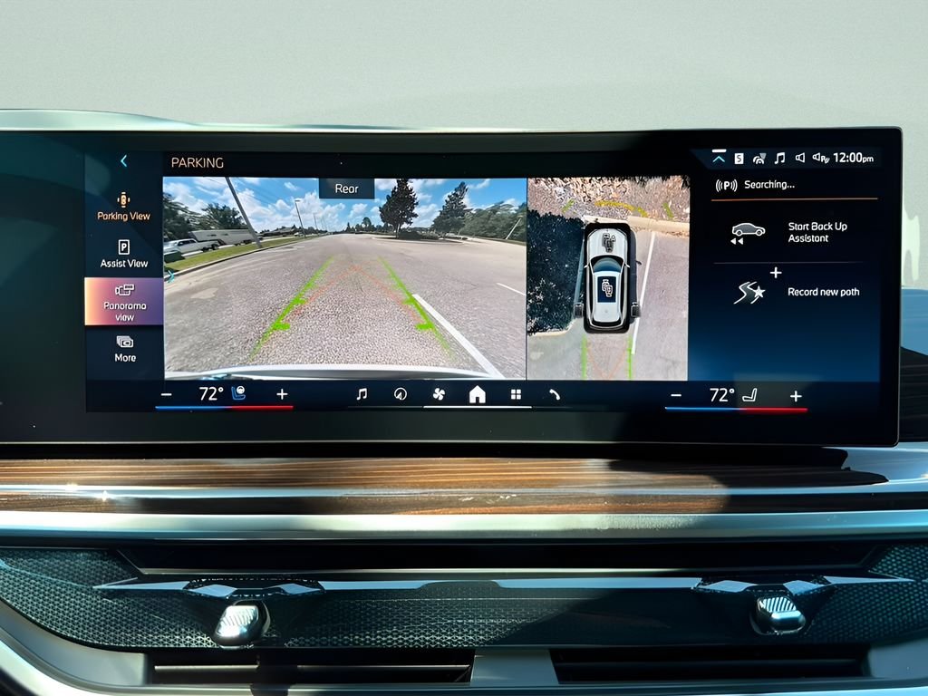 New 2026 Mineral White Metallic BMW sDrive40i image 16