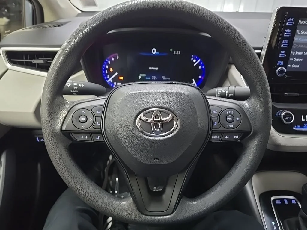 Used 2021  Toyota LE image 18