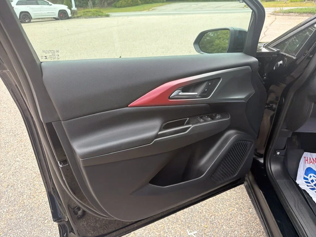 2025 Chevrolet Equinox EV RS - Photo 10
