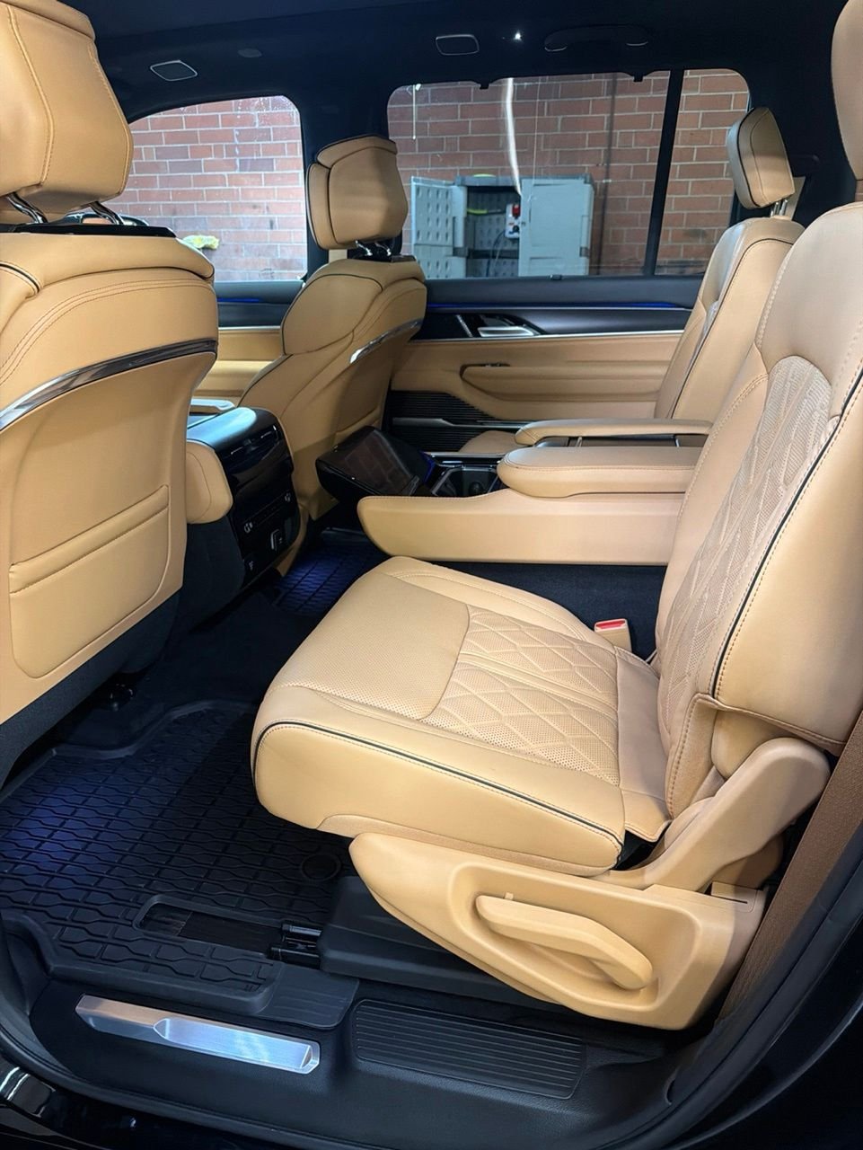 New 2026 High Gloss Black Exterior Paint Jeep Summit Reserve image 19