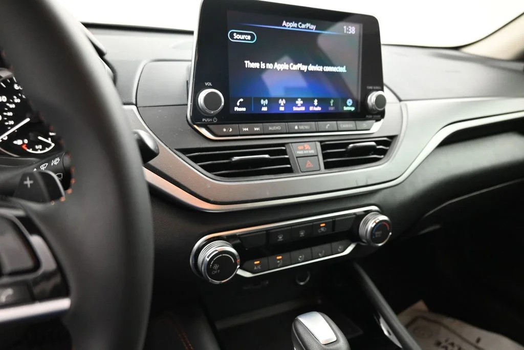Used 2025 Black Nissan 2.5 SR image 24