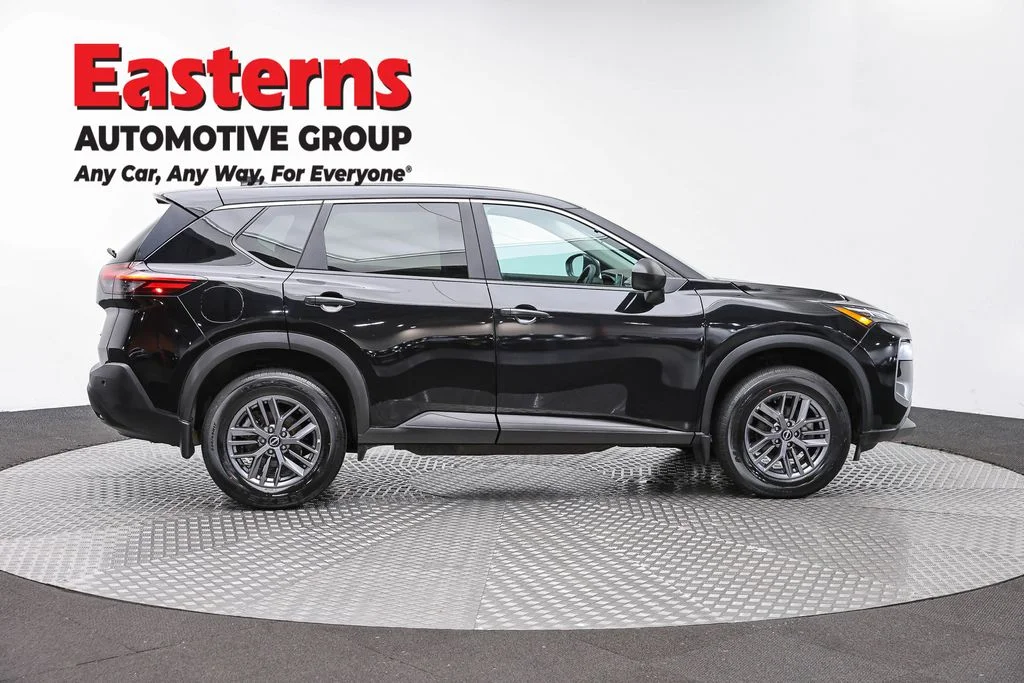 Used 2023 Black Nissan S image 4