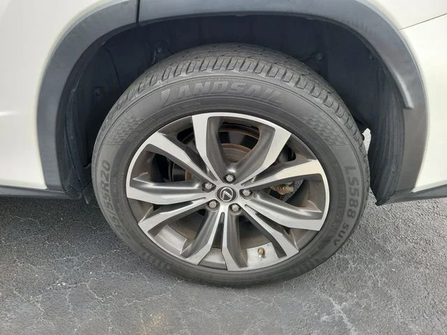 Used 2019 White Lexus 350 image 9