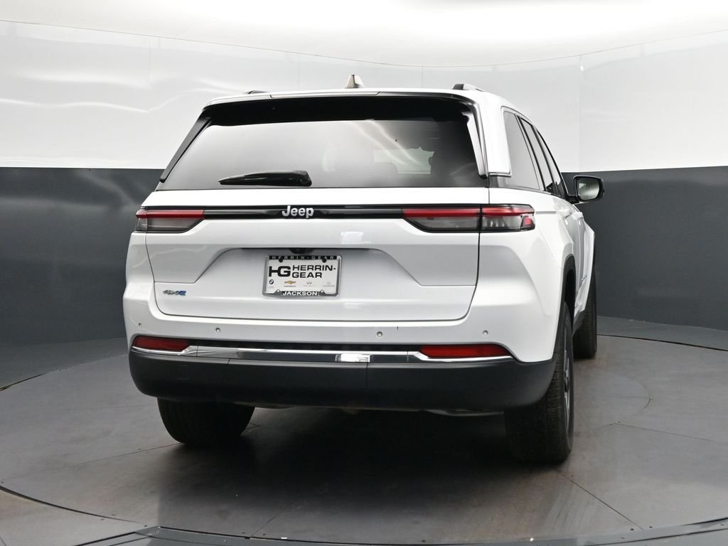Used 2024 White Jeep 4xe image 7