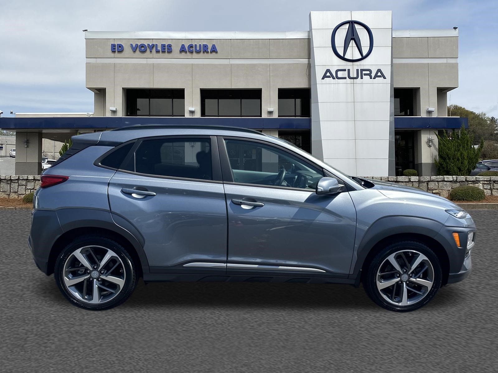 Used 2021 Sonic Silver Hyundai Ultimate image 4