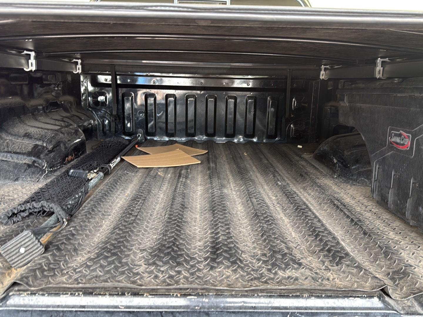 Used 2014 Super Black Nissan SV image 6