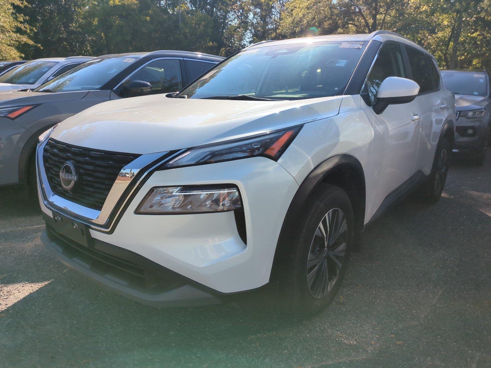 Used 2023 Pearl White Tricoat Nissan SV image 6