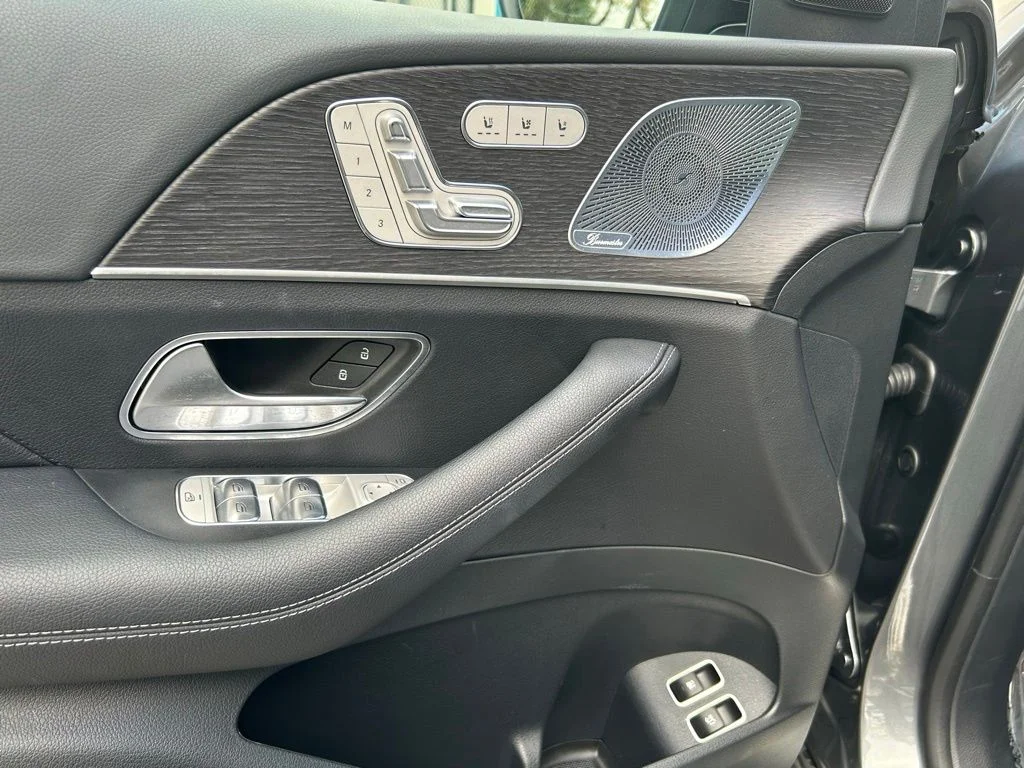 Used 2025  Mercedes-Benz GLE 450e image 16