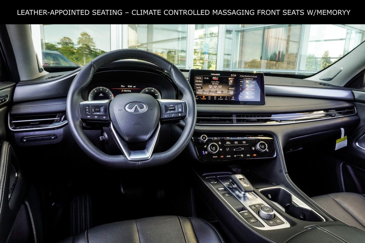 Used 2025 White INFINITI LUXE image 5