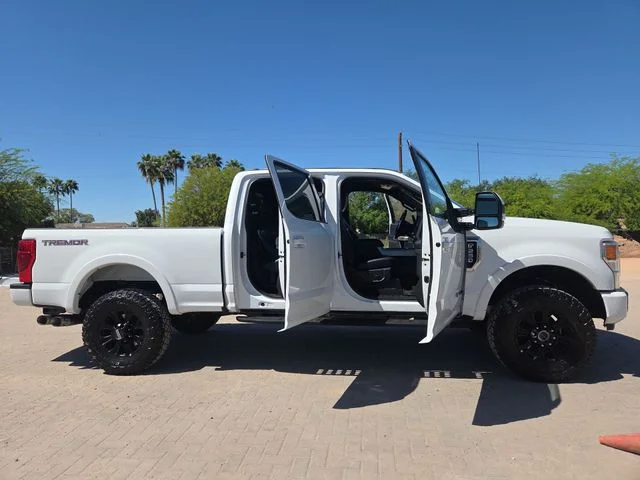 Used 2022 White Ford Lariat TREMOR image 2