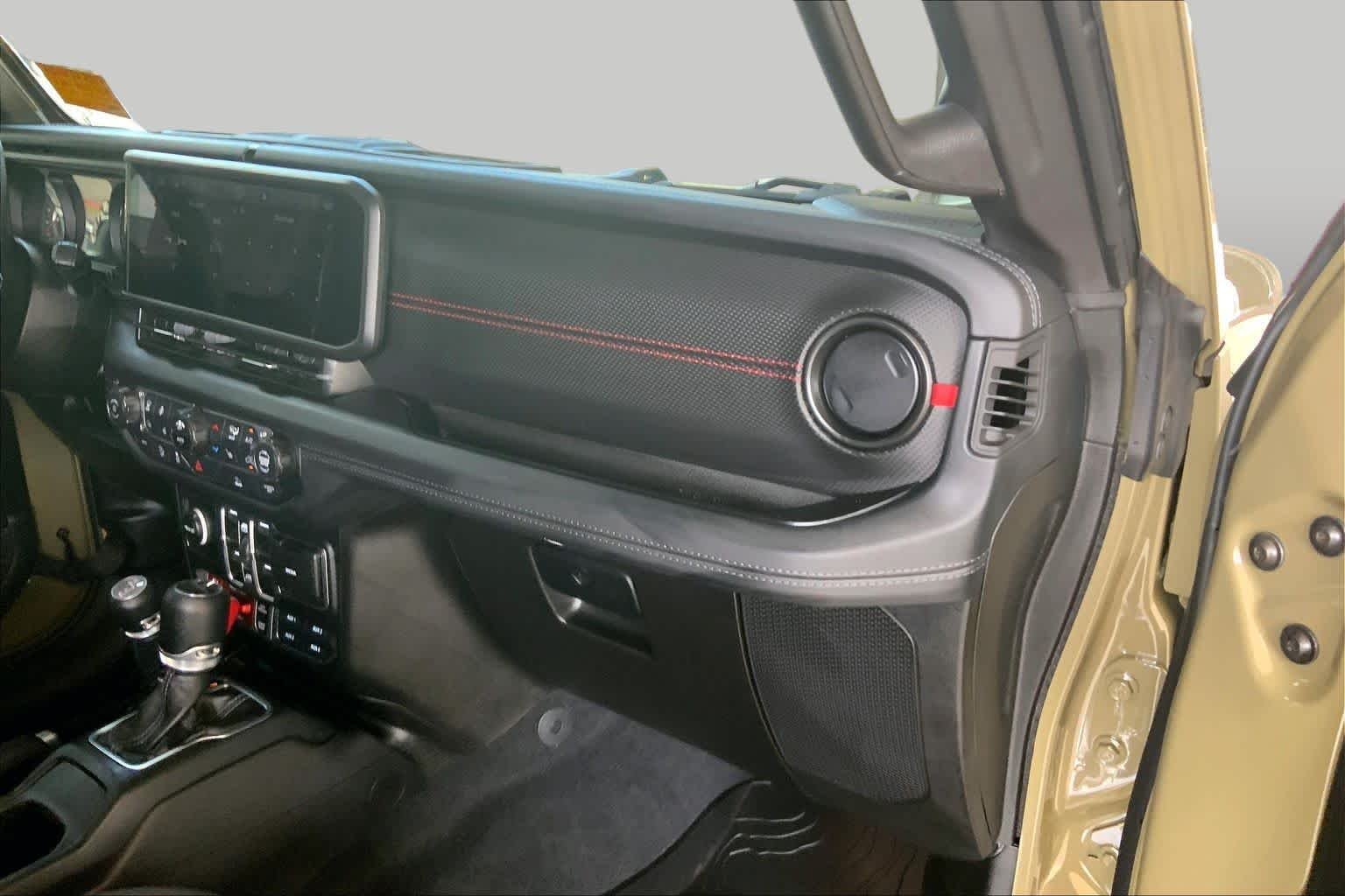 Used 2025 41 Jeep Rubicon image 18