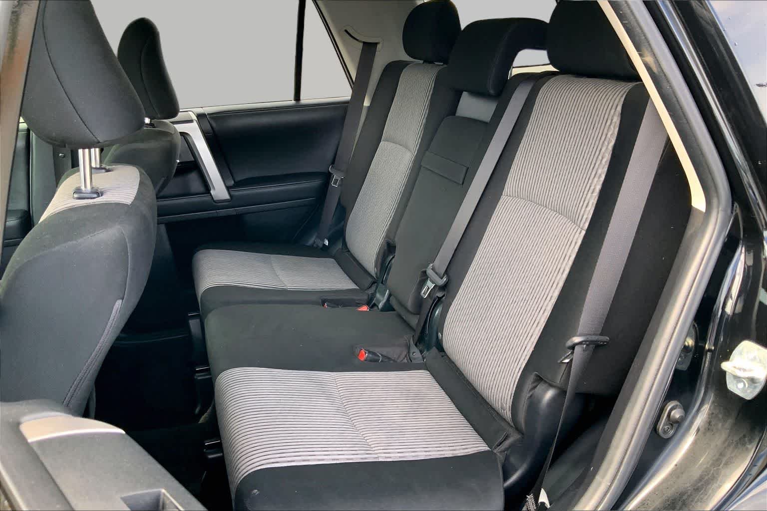 Used 2022 Midnight Black Metallic Toyota SR5 image 19