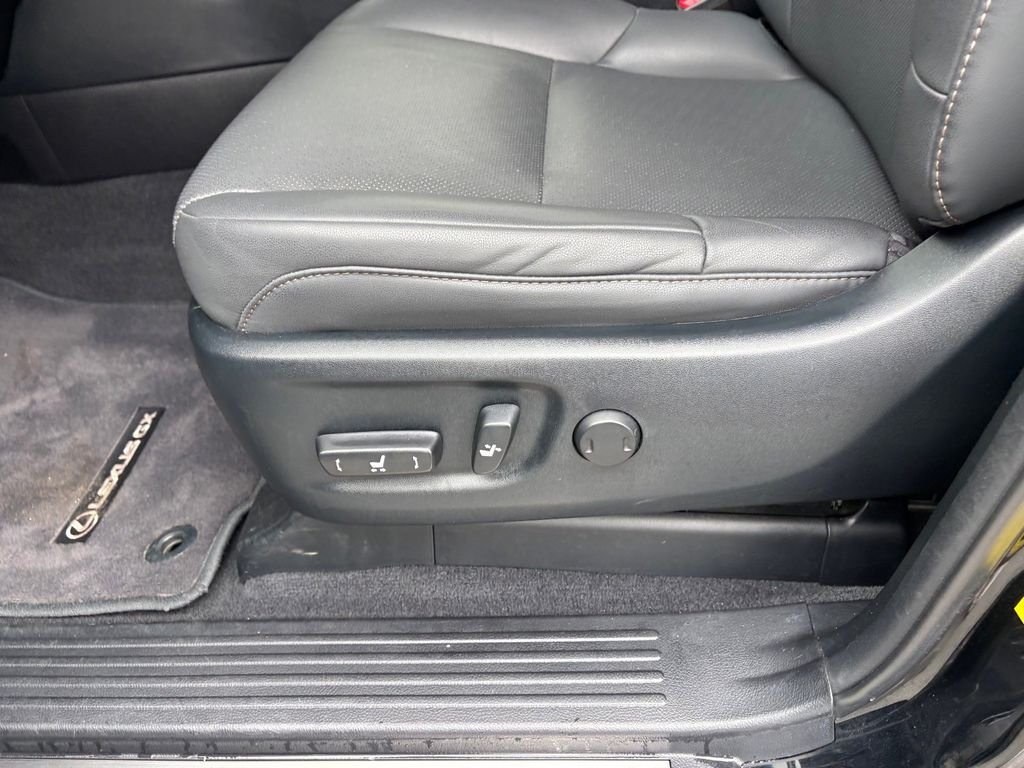 Used 2023 Black Lexus 460 image 28