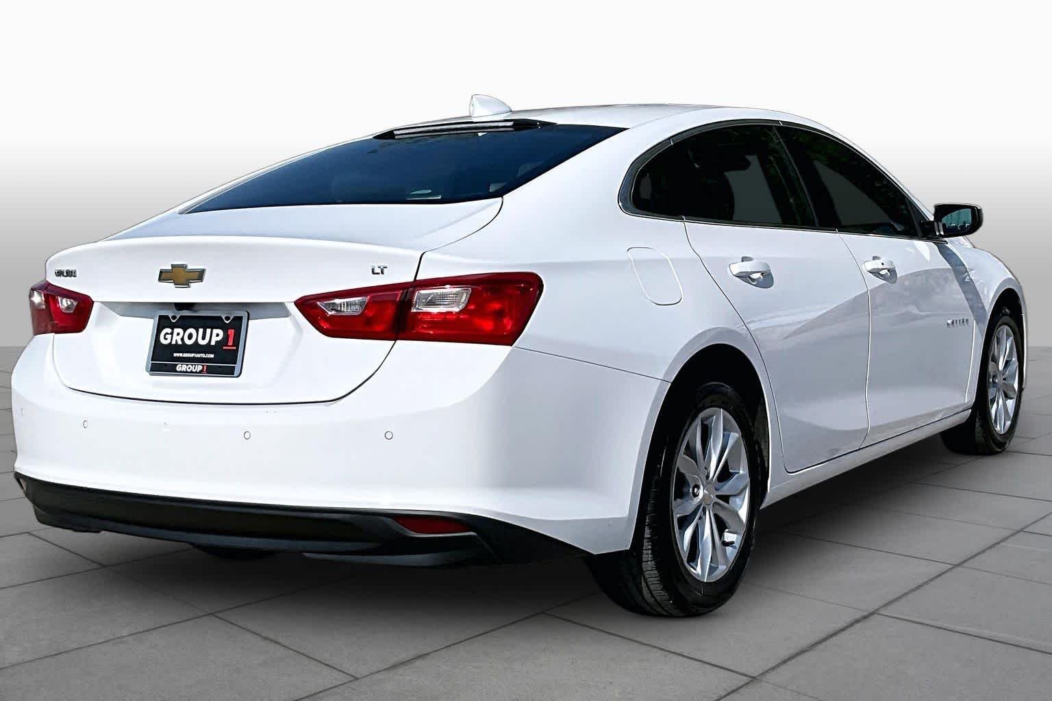 Used 2025 White Chevrolet LT image 12