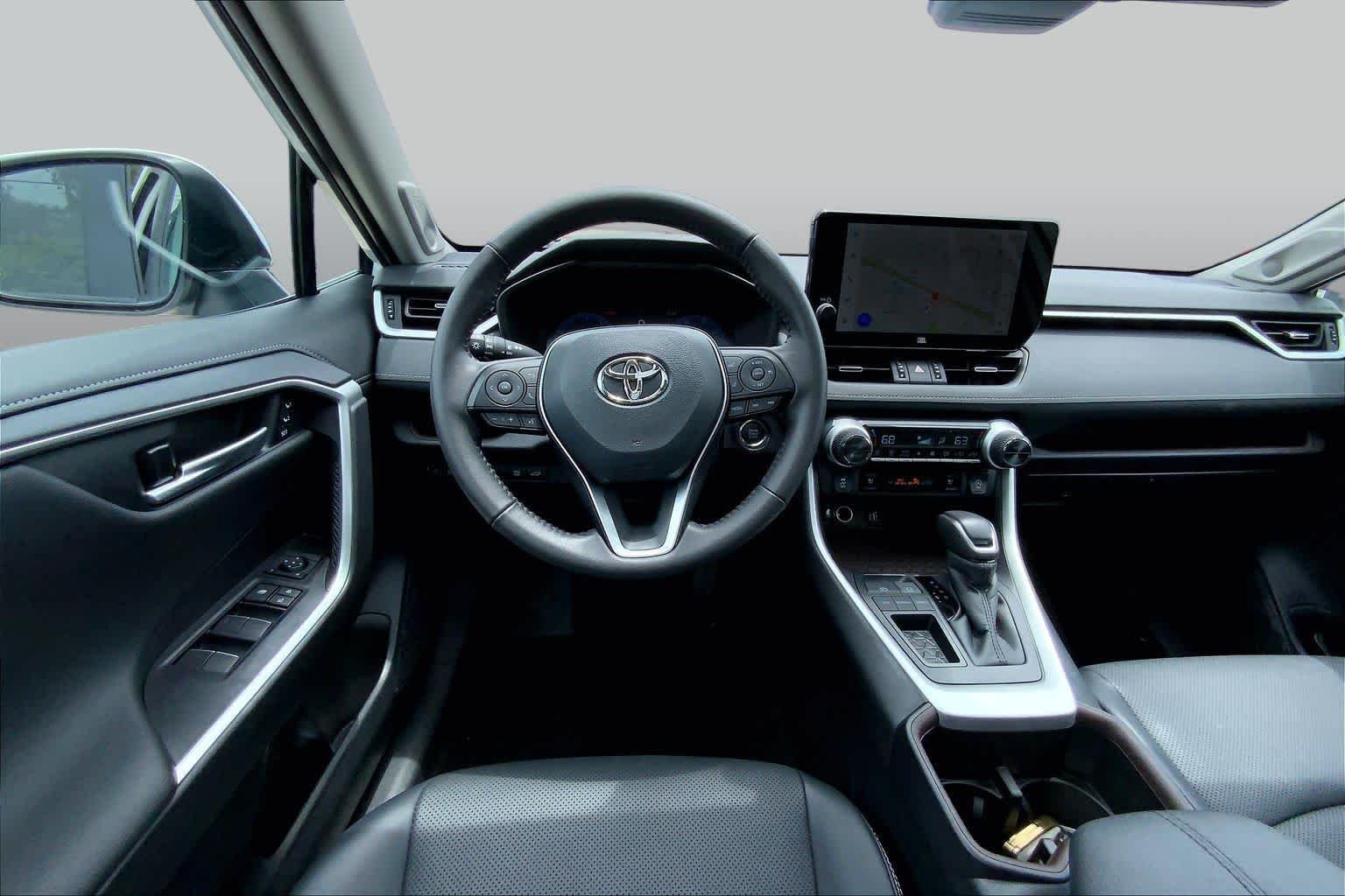 Used 2025 Wind Chill Pearl Toyota Limited image 6