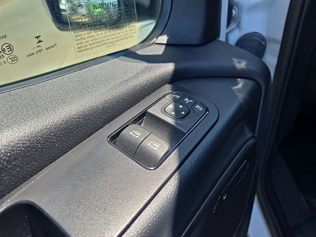 Used 2025  Mercedes-Benz Cargo 144 WB image 29