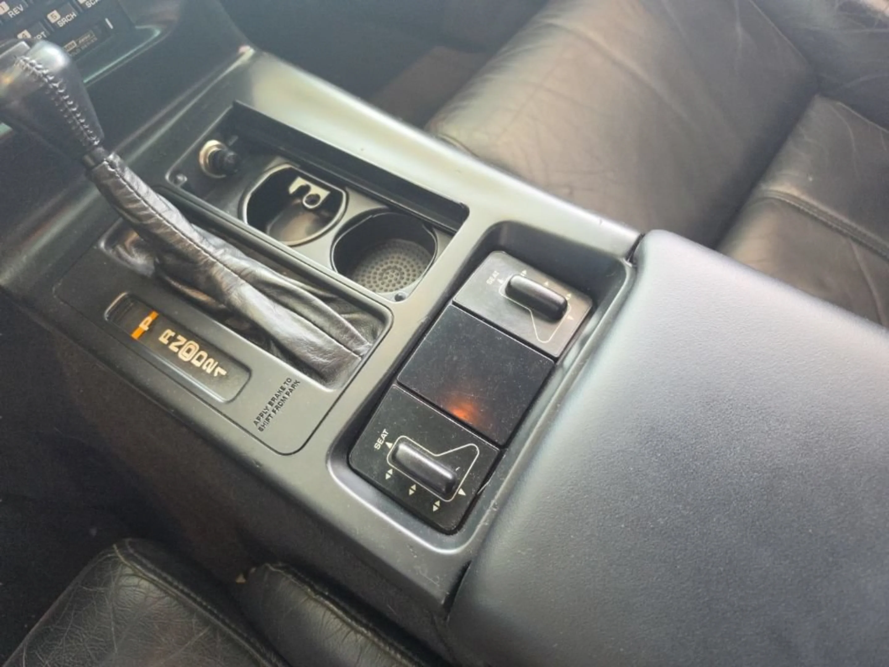 Used 1994  Chevrolet 2dr Convertible image 25
