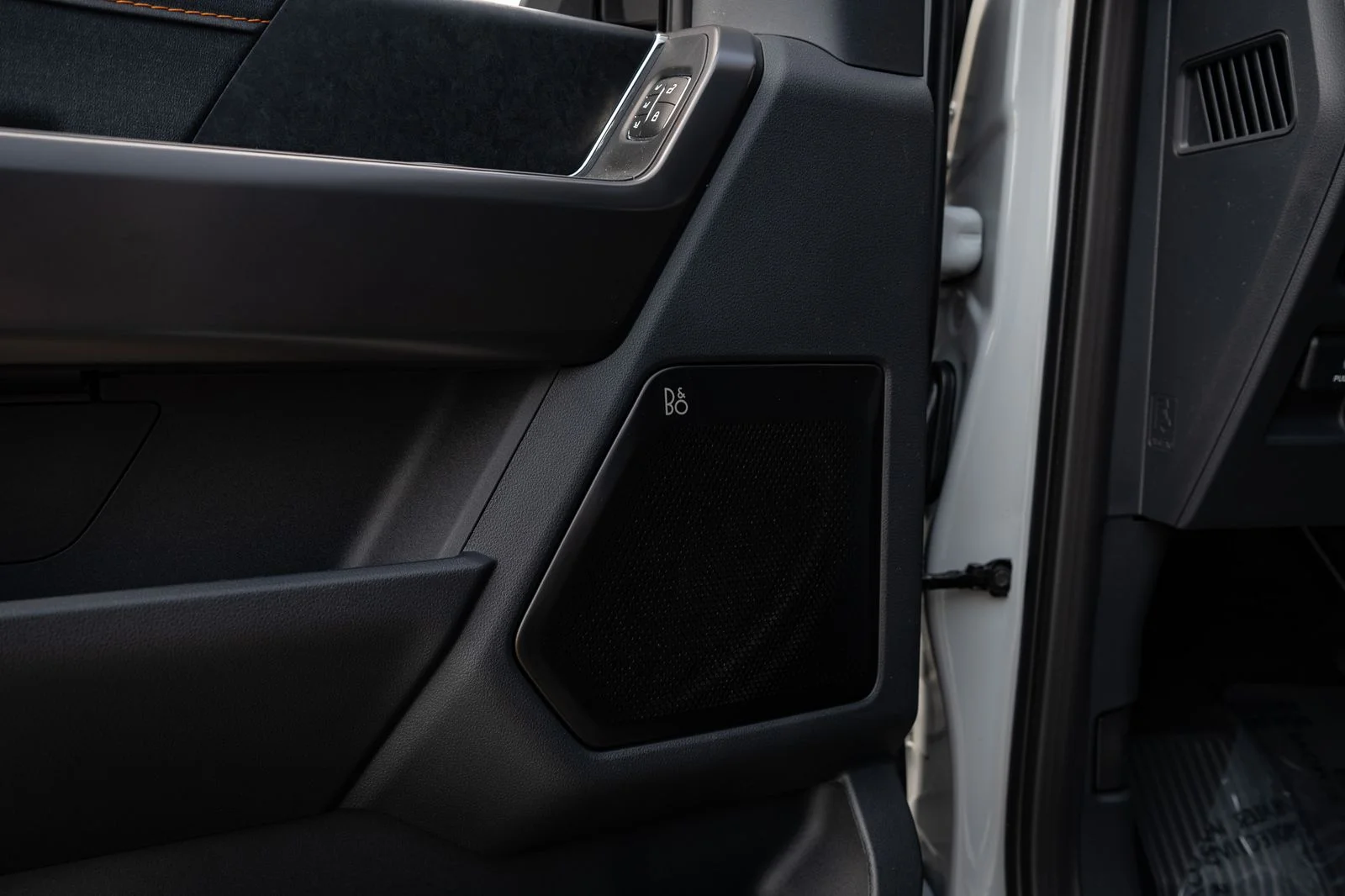 New 2026 White Ford Tremor image 34