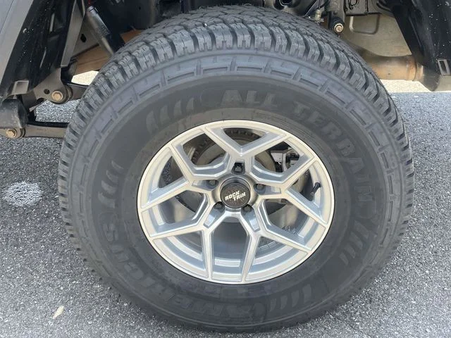 Used 2020 Granite Crystal Clearcoat Metallic Jeep Rubicon image 11