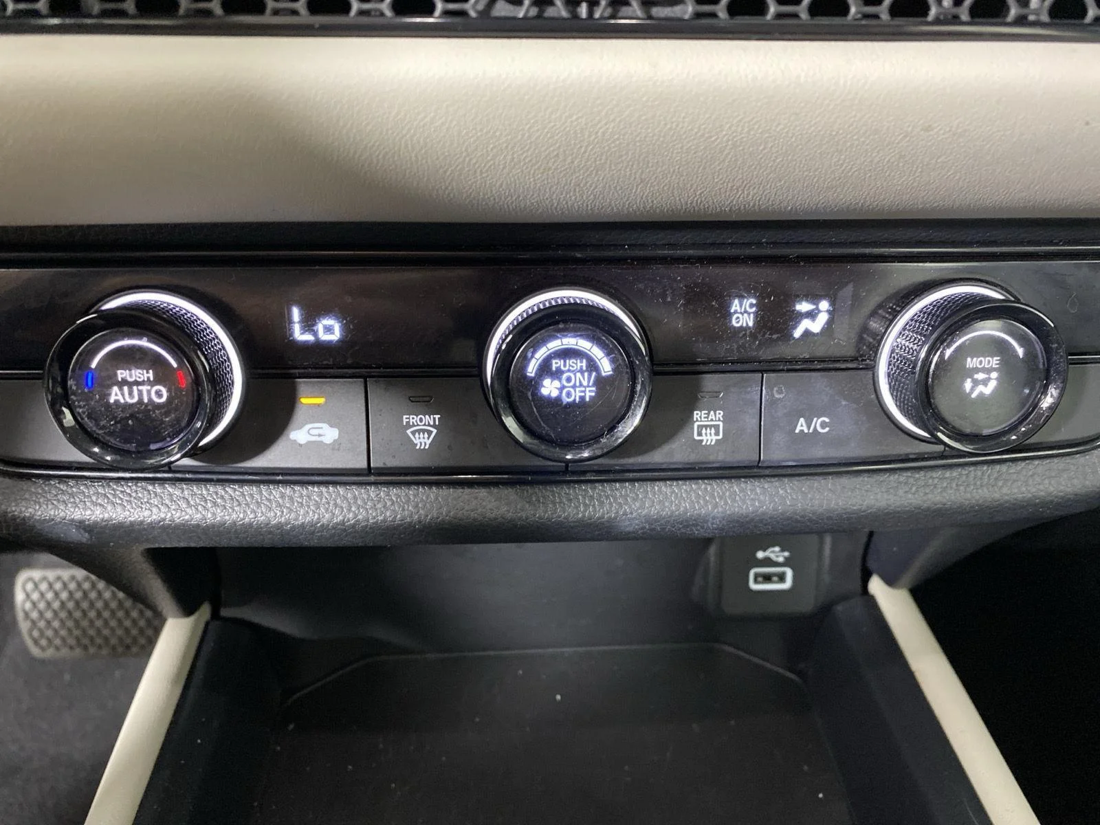 Used 2024 Lunar Silver Metallic Honda LX image 20