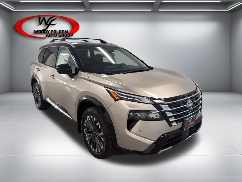 New 2026 Silver Nissan Platinum image 3