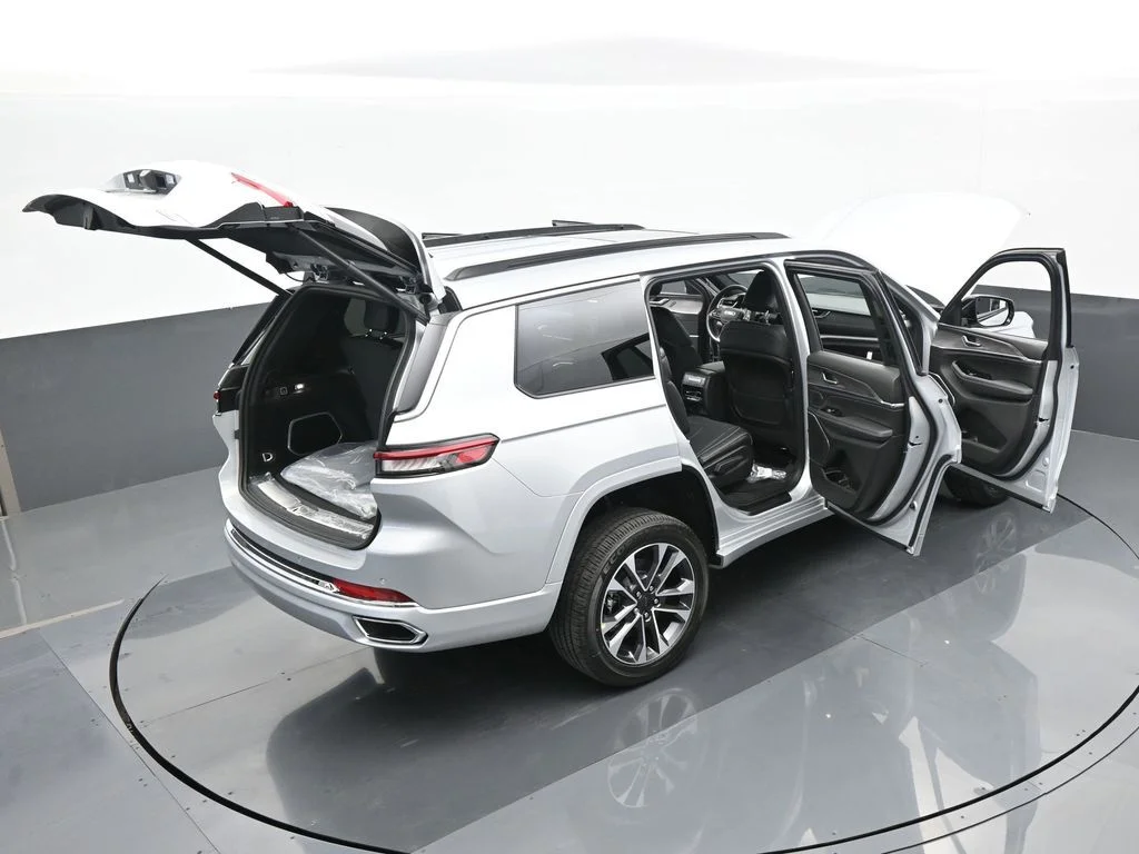 Used 2024 Silver Zynith Jeep Overland image 62