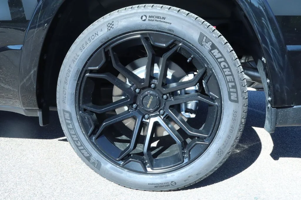 New 2026 Diamond Black Crystal Pearl-Coat Exterior Paint Ram Big Horn/Lone Star image 10