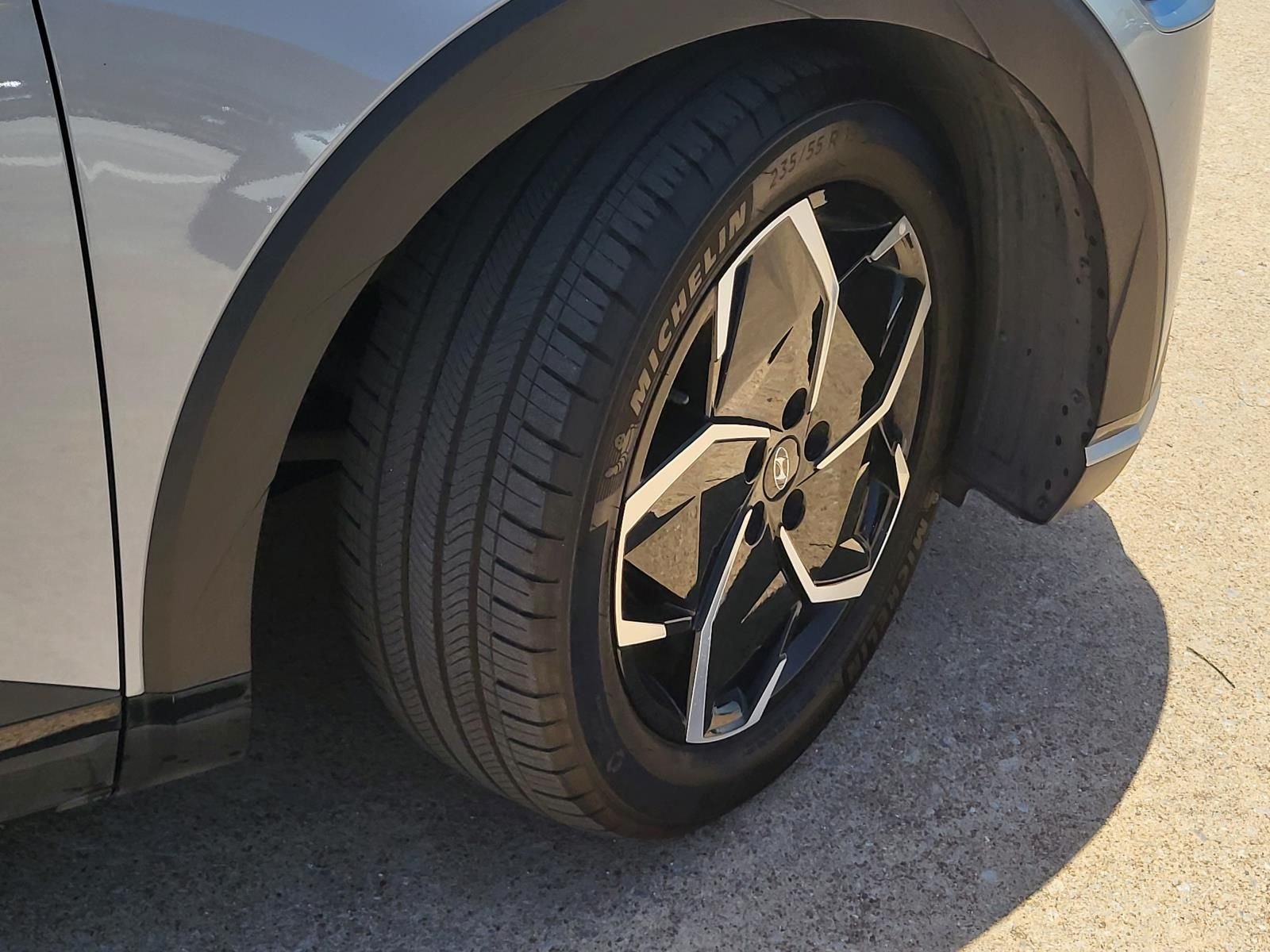 Certified Used 2024 Cyber Gray Hyundai SE image 5