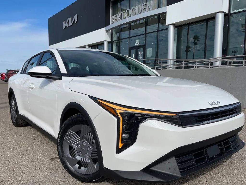 New 2026 White Kia LX image 1