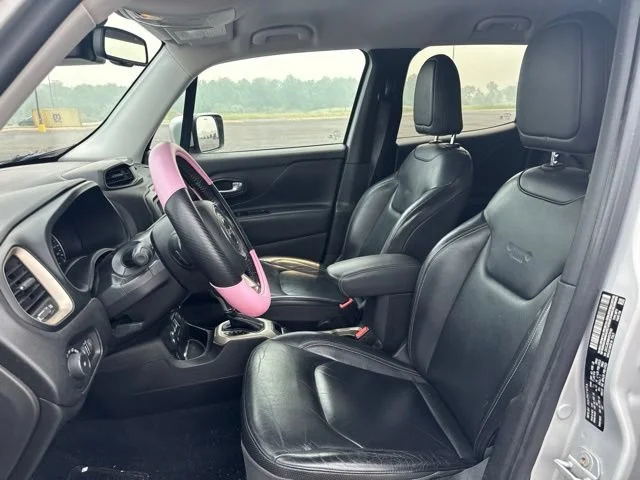 Used 2017  Jeep Limited image 7