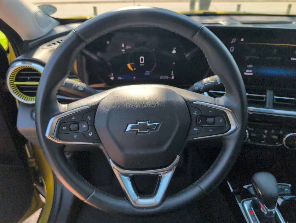 Used 2025 Yellow Chevrolet ACTIV image 14