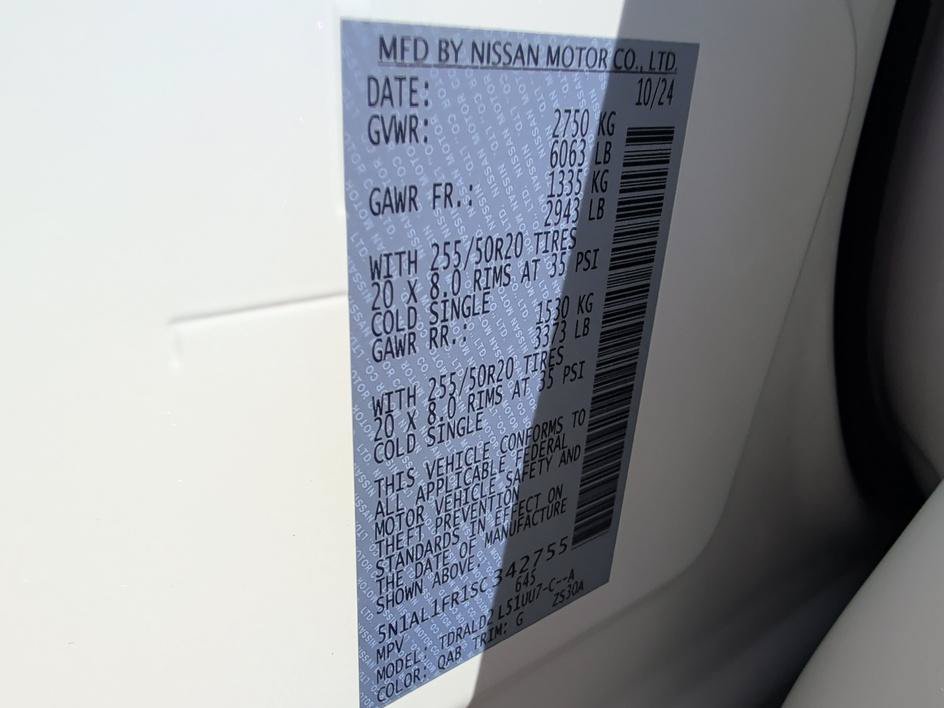 Certified Used 2025 Majestic White INFINITI LUXE image 32