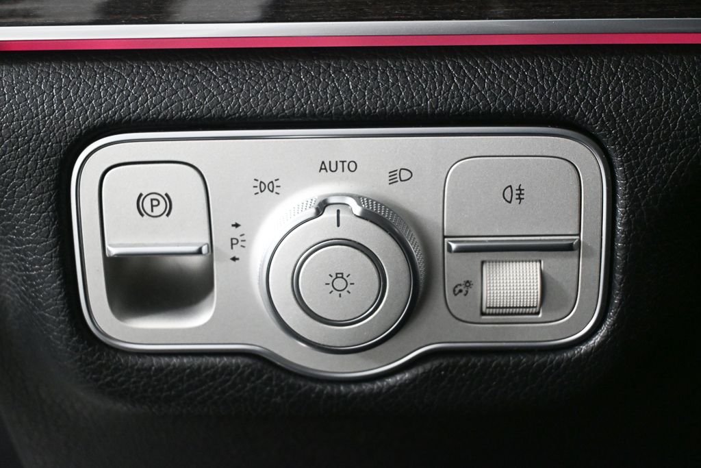 Used 2020 White Mercedes-Benz GLE 450 image 9
