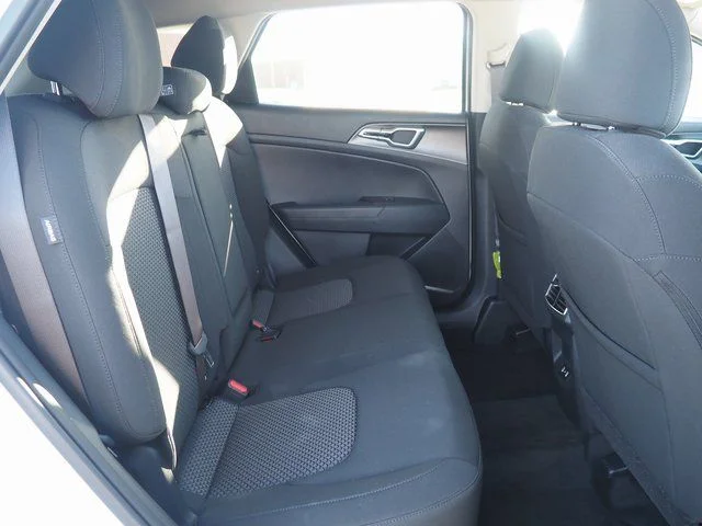 2026 Kia Sportage LX Hybrid - Photo 9