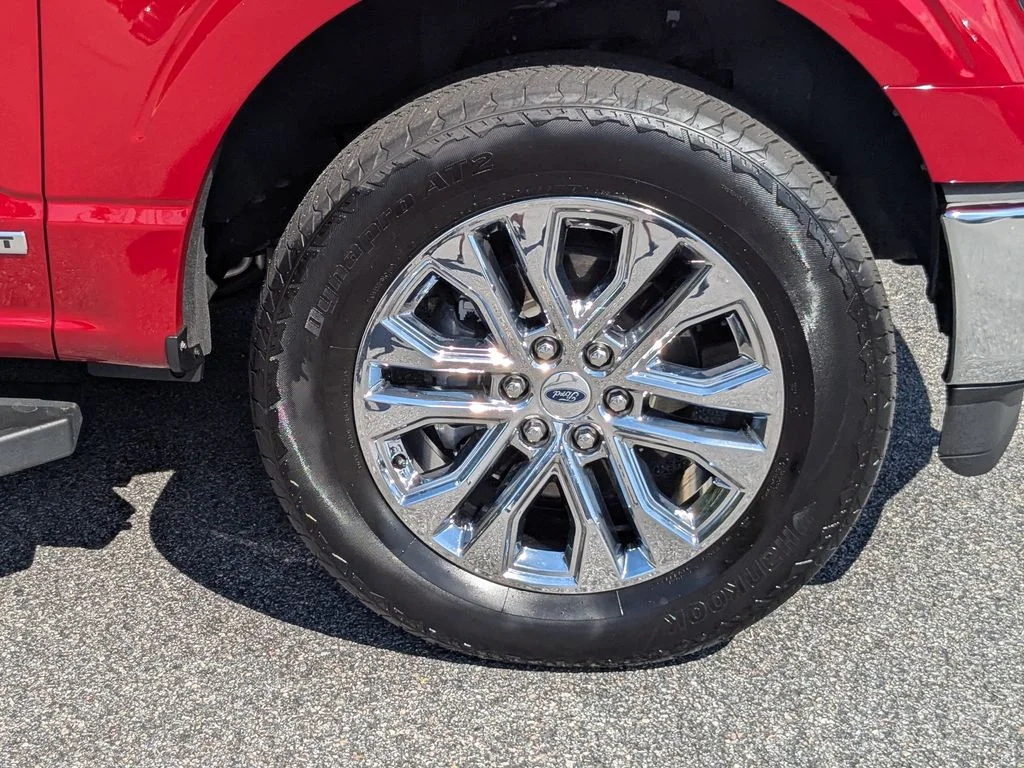 Used 2025 Red Ford Lariat image 13
